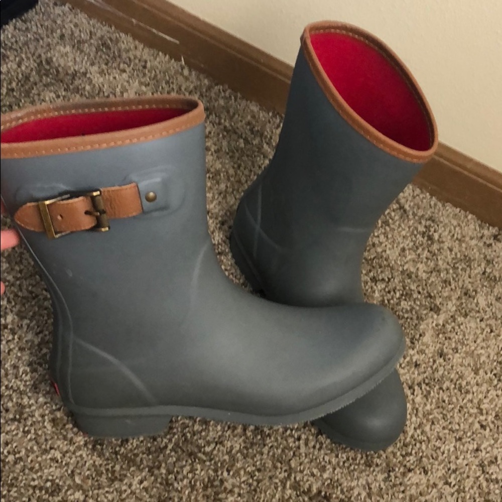 Chooka grey women’s rain boots